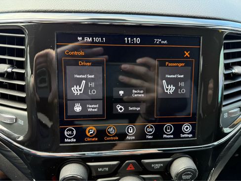 Used 2021 Jeep Grand Cherokee Laredo X AWD/4WD image 19