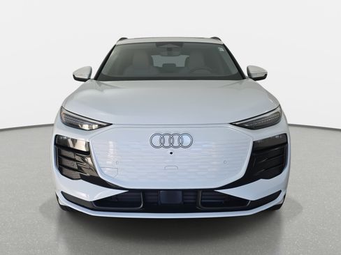 Used 2025 Audi Q6 e-tron Premium Plus w/ Premium Plus image 2