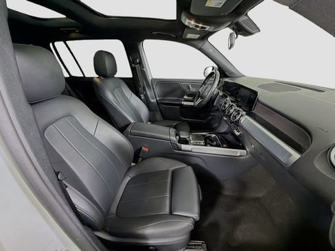 Used 2023 Mercedes-Benz GLB 250 image 29