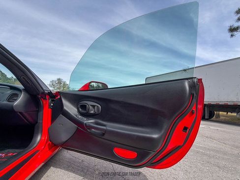 Used 2002 Chevrolet Corvette Coupe w/ Preferred Equipment Group2 image 29