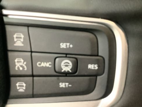 New 2026 Jeep Grand Wagoneer Base image 18