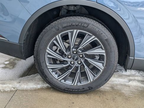 Used 2025 Lincoln Aviator AWD w/ Equipment Group 101A image 17