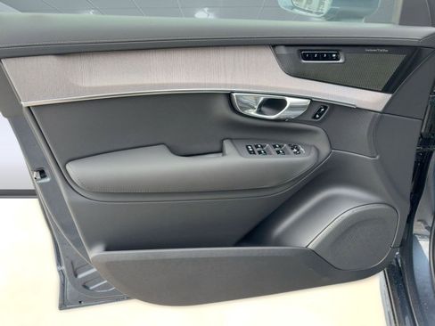 New 2026 Volvo XC90 T8 Ultra w/ Protection Package AWD/4WD image 12