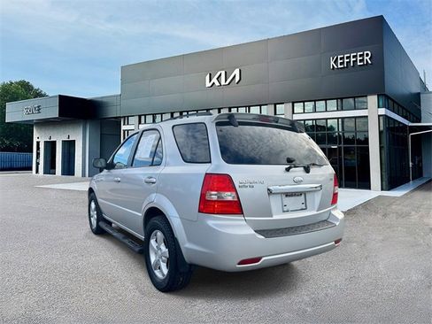 Used 2008 Kia Sorento LX w/ Sport Pkg image 6