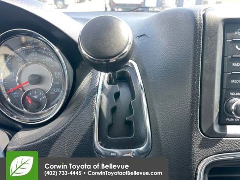 Used 2013 Chrysler Town & Country Touring image 14