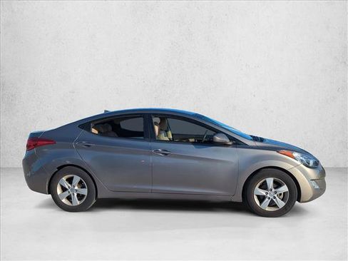 Used 2013 Hyundai Elantra GLS w/ Preferred Pkg image 4