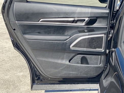 Used 2024 Kia Telluride LX image 37