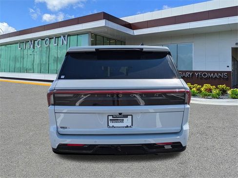 New 2025 Lincoln Navigator Reserve w/ Jet Appearance Package image 5