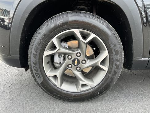 Used 2025 Chevrolet Trax LT FWD image 10