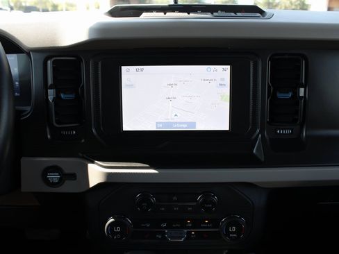 Used 2023 Ford Bronco Wildtrak image 17