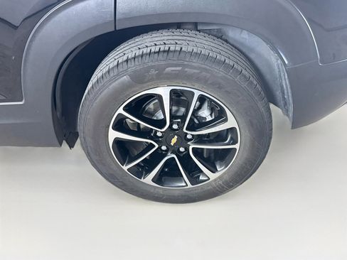Used 2025 Chevrolet TrailBlazer LT FWD image 35