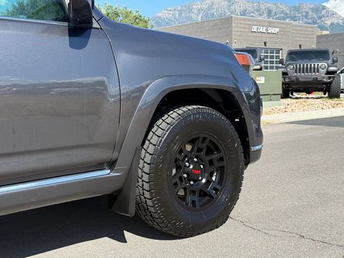 Used 2019 Toyota 4Runner Limited AWD/4WD image 7