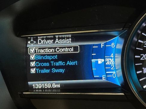 Used 2017 Ford Explorer XLT w/ XLT Technology Feature Bundle AWD/4WD image 28