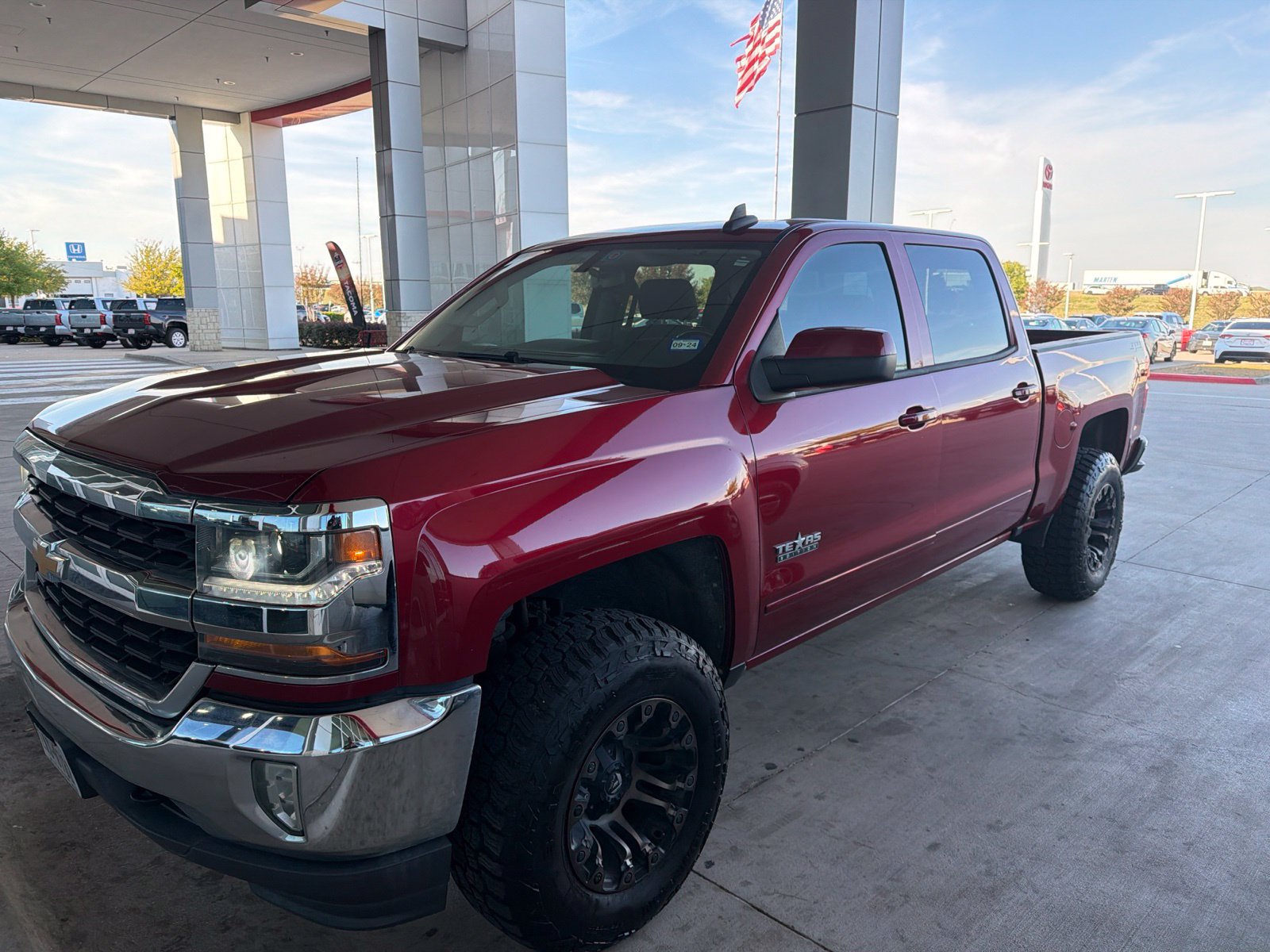 Used 2018 Chevrolet Silverado 1500 LT w/ Texas Edition AWD/4WD image 1