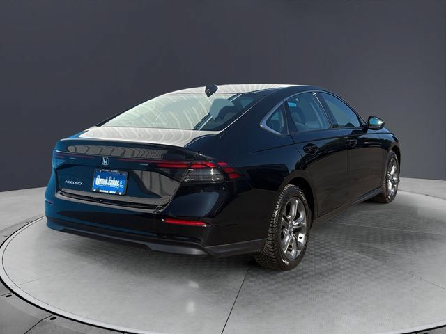 Used 2023 Honda Accord EX image 5