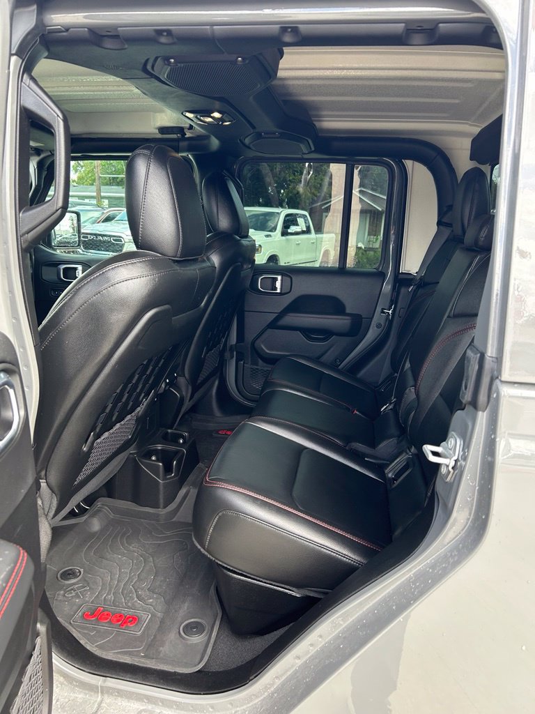 Used 2022 Jeep Gladiator Rubicon w/ LED Lighting Group AWD/4WD image 10