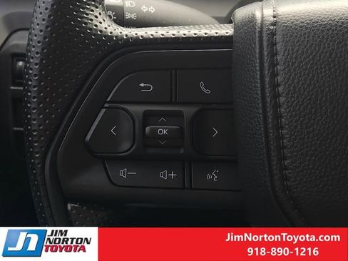 Used 2025 Toyota Tacoma SR AWD/4WD image 27
