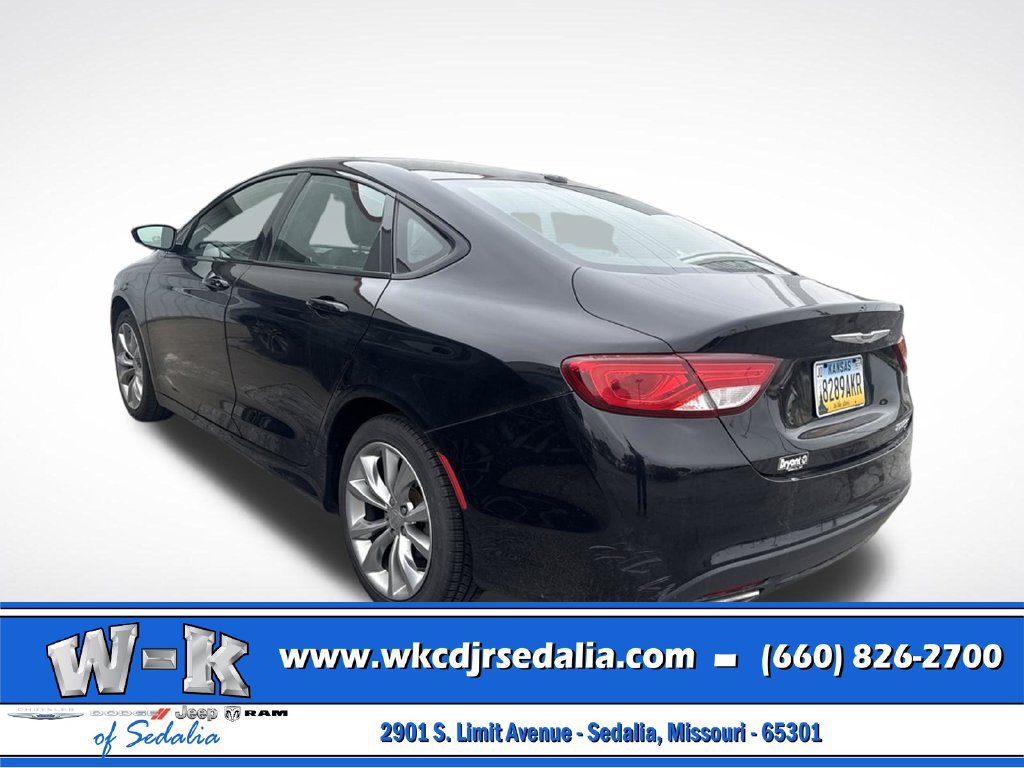 Used 2015 Chrysler 200 S FWD image 8