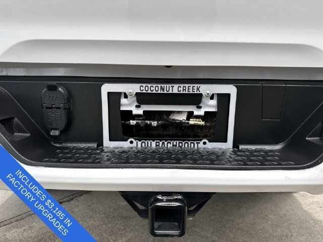Used 2023 Chevrolet Colorado LT w/ LT Convenience Package RWD image 13