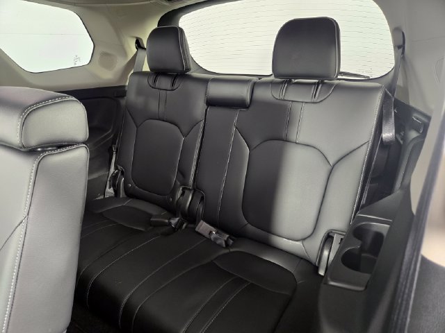 Used 2025 Honda Pilot Elite image 18