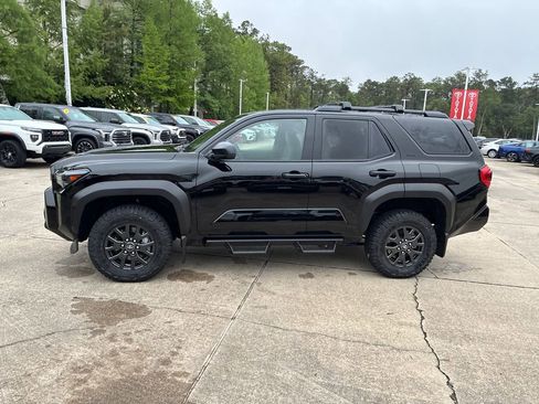 New 2026 Toyota 4Runner SR5 AWD/4WD image 2