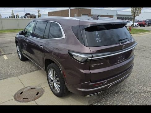 Used 2026 Buick Enclave Avenir AWD/4WD image 3