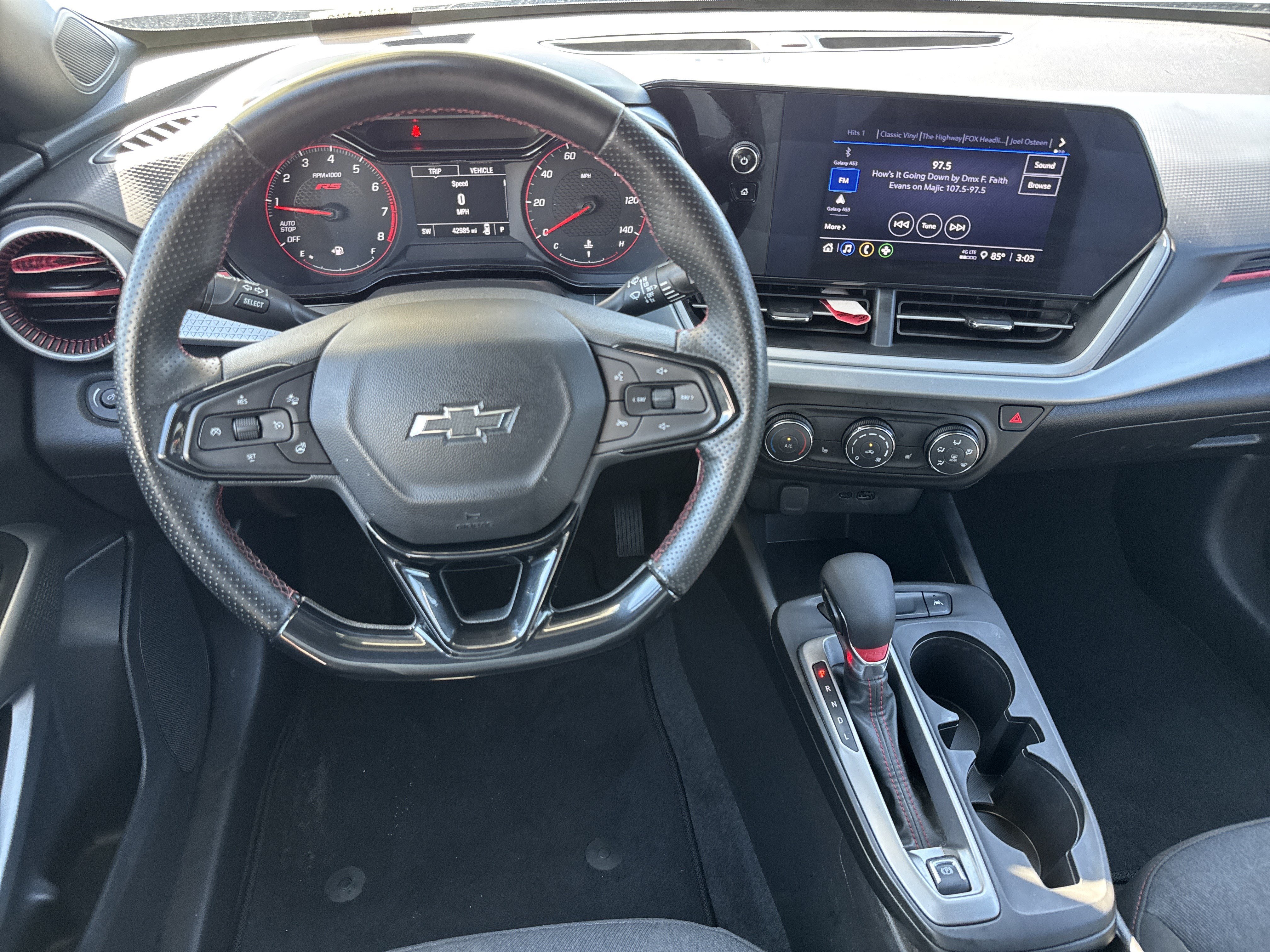 Used 2025 Chevrolet Trax RS w/ Driver Confidence Package FWD image 18