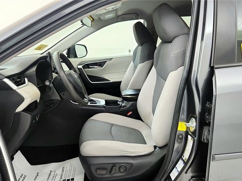 Certified 2021 Toyota RAV4 XLE image 33