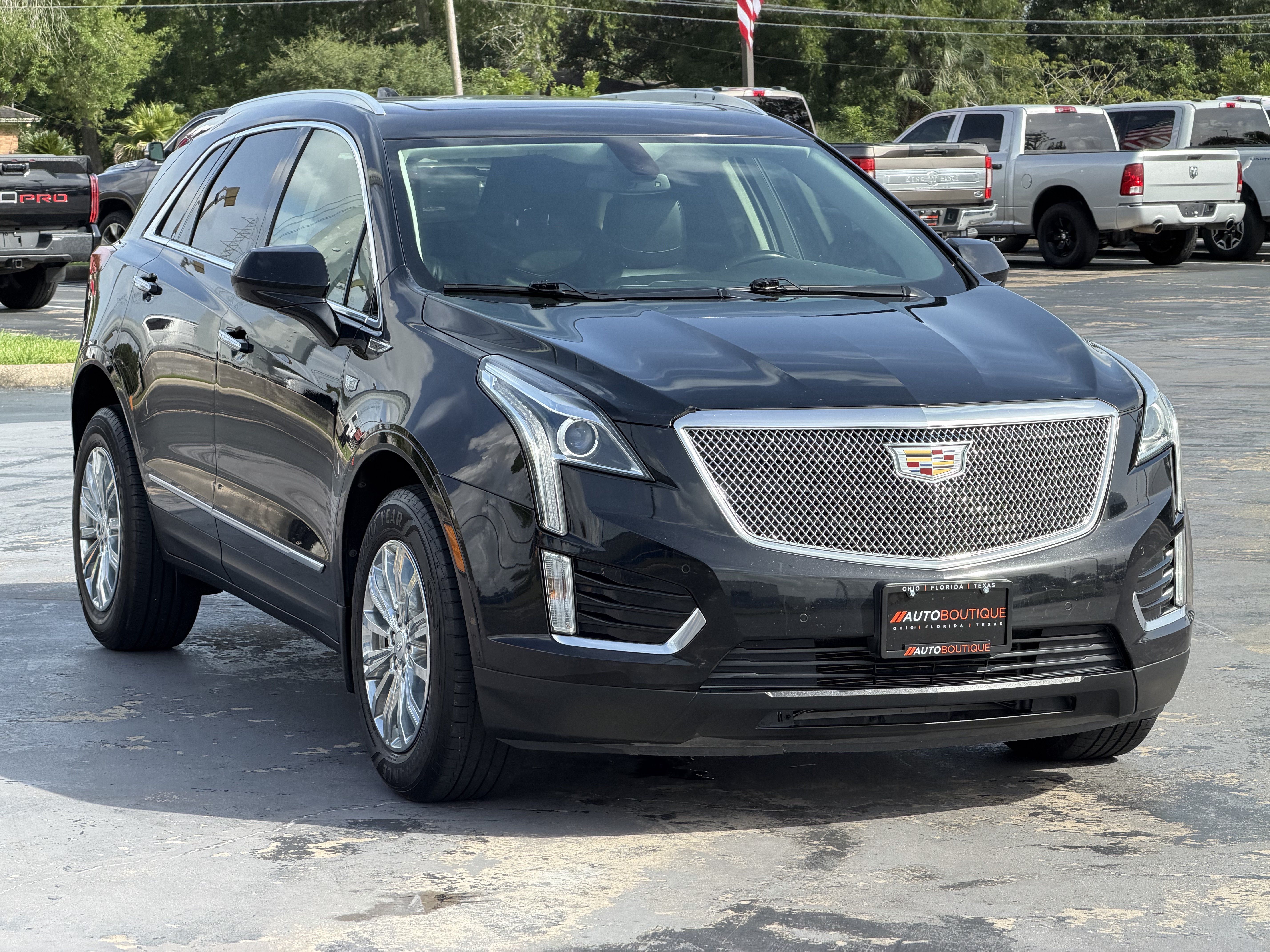 Used 2017 Cadillac XT5 Luxury FWD image 3