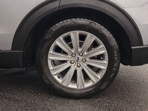 Used 2020 Ford Explorer Limited image 36