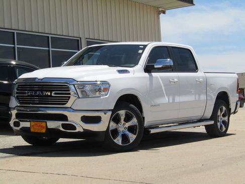 Used 2023 RAM 1500 Laramie AWD/4WD image 12