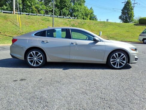 Used 2023 Chevrolet Malibu LT FWD image 2