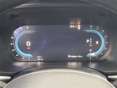 Used 2025 Volvo XC60 B5 Plus image 18