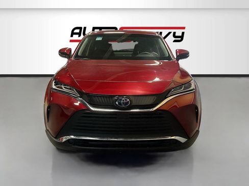 Used 2024 Toyota Venza LE image 2