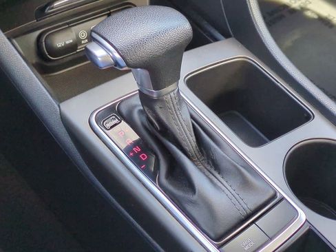 Used 2020 Kia Optima LX image 28