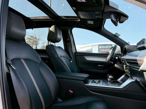 Used 2024 MAZDA CX-90 Plug-In Hybrid w/ Premium Plus image 18