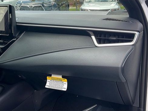Used 2025 Toyota Corolla SE image 16