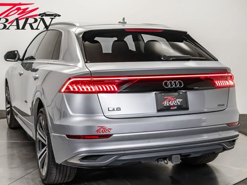 Used 2022 Audi Q8 Premium Plus image 13