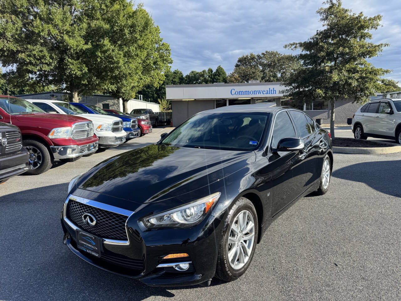 Used 2015 INFINITI Q50 Premium w/ Navigation Package AWD/4WD image 4