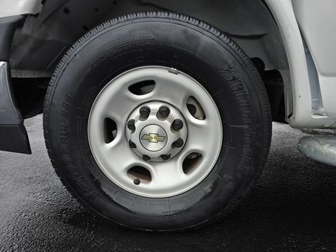 Used 2023 Chevrolet Express 2500 w/ Driver Convenience Package image 7