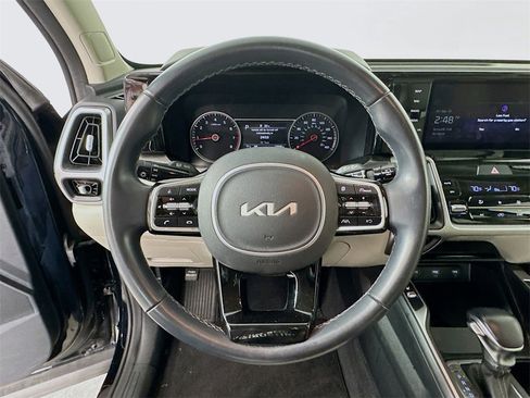 Used 2022 Kia Sorento S image 11