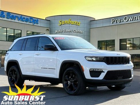 Used 2023 Jeep Grand Cherokee Limited w/ Black Appearance Package AWD/4WD image 1