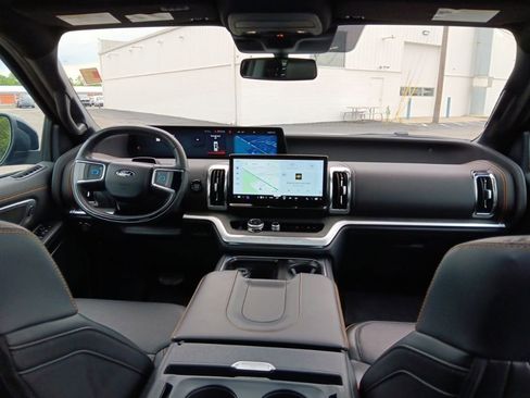 Used 2025 Ford Expedition Tremor AWD/4WD image 39