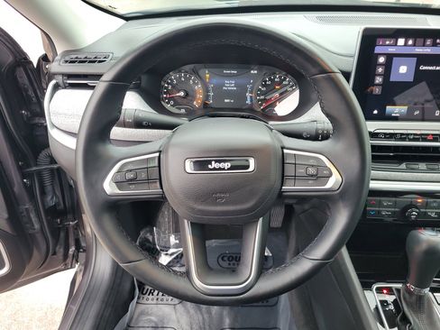 Used 2022 Jeep Compass Latitude w/ Sun and Sound Group image 27