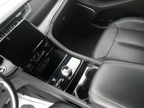 Used 2021 Jeep Grand Cherokee L Limited image 22