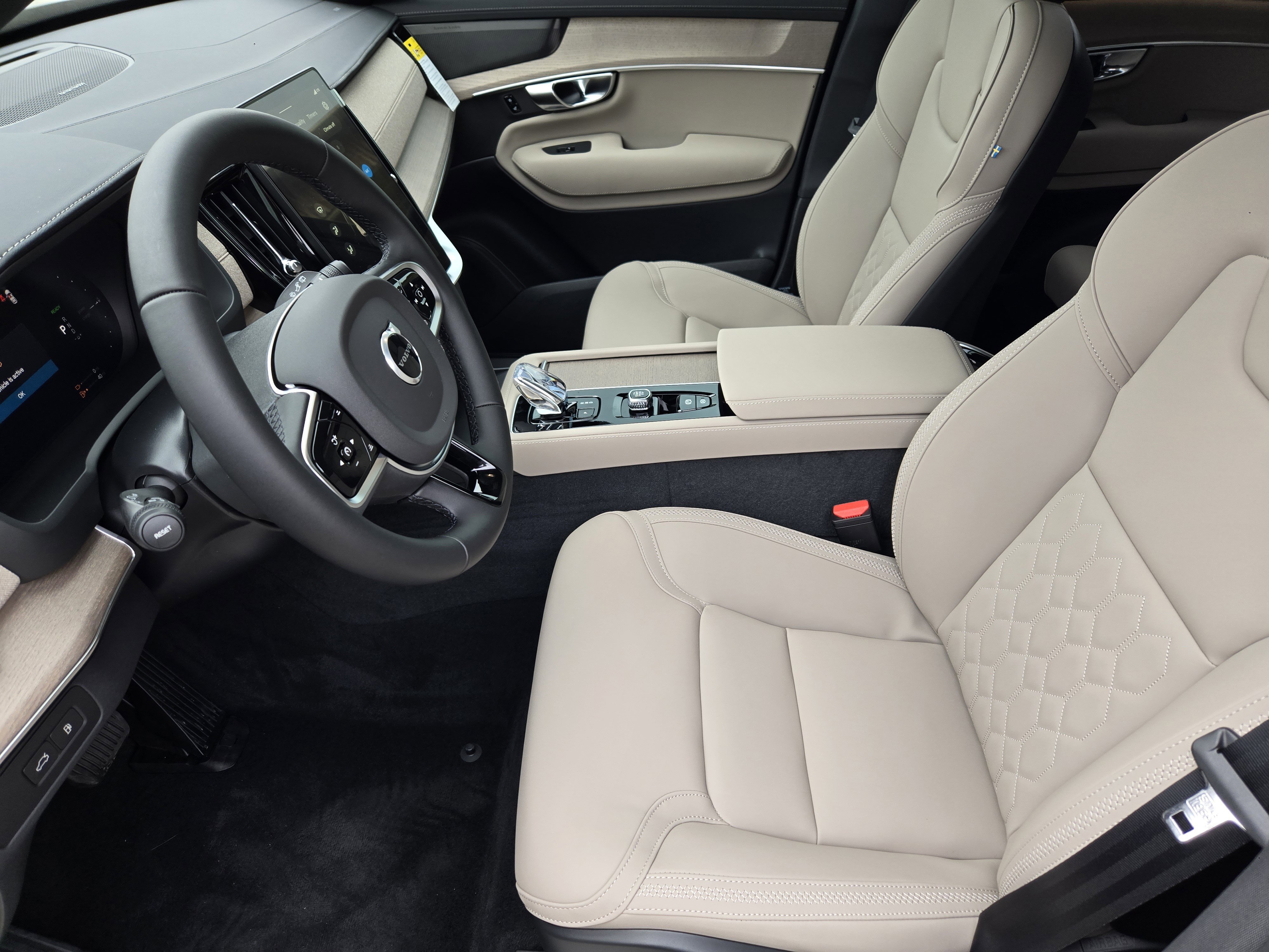 New 2026 Volvo XC90 T8 Plus AWD/4WD image 10