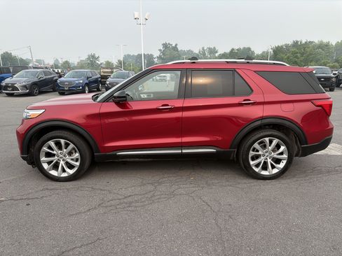 Certified 2022 Ford Explorer Platinum w/ Equipment Group 601A AWD/4WD image 7