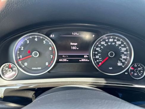 Used 2017 Volkswagen Touareg Wolfsburg Edition AWD/4WD image 14