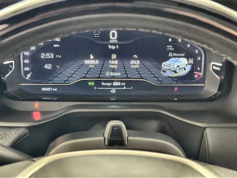 Used 2024 GMC Yukon Denali w/ Denali Reserve Package image 17