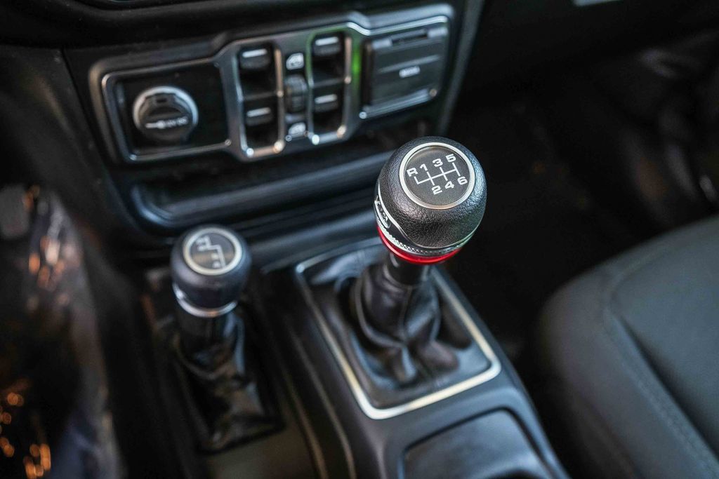 Used 2022 Jeep Wrangler Unlimited Sport AWD/4WD image 18